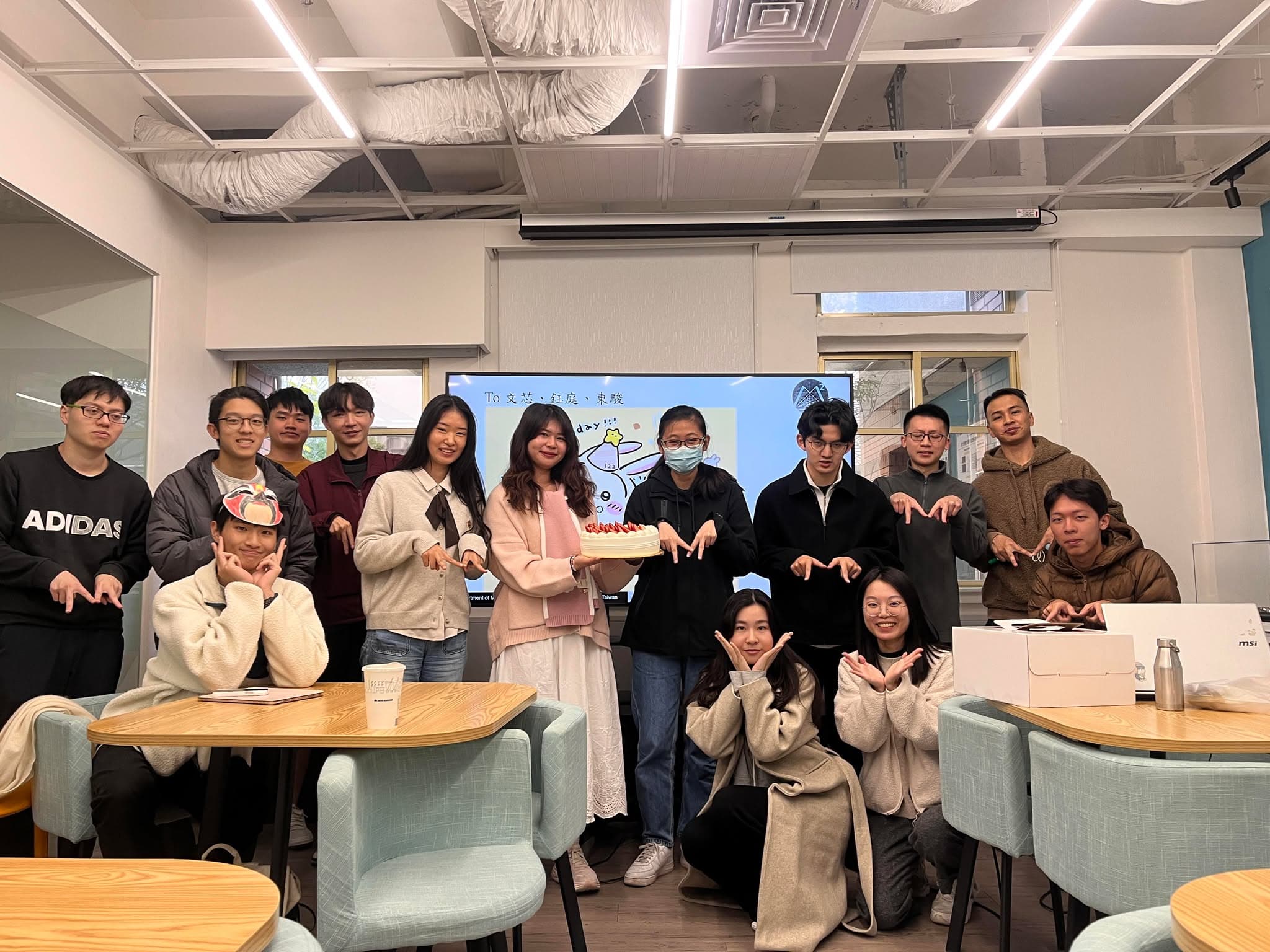 photo 2 of the album 3月壽星們慶生(文芯 鈺庭 東駿 me)_20250324